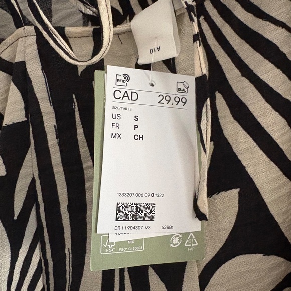 A-Line pattern dress new with tags - Picture 2 of 7